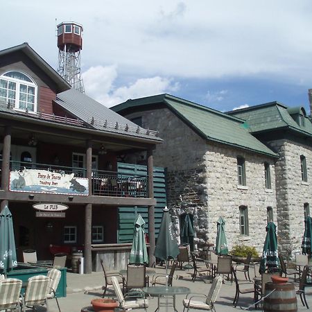Chateau Logue Hotel Maniwaki Zewnętrze zdjęcie