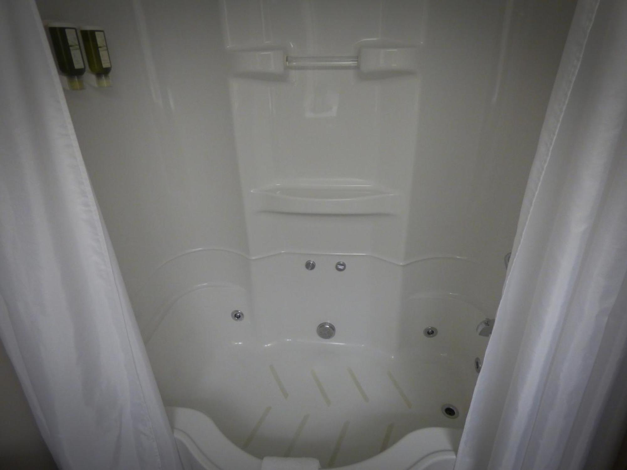 Chateau Logue Hotel Maniwaki Zewnętrze zdjęcie